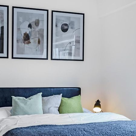 Stylish Excel 3 Bedroom Flat London Exteriör bild